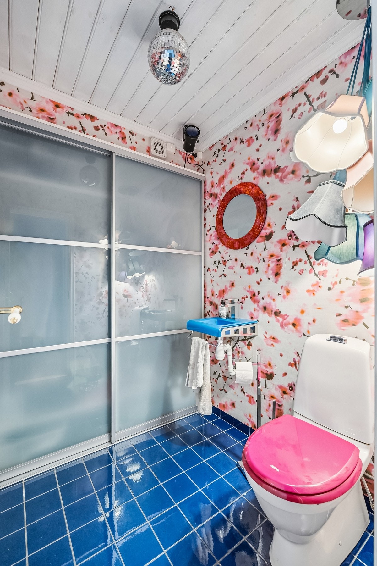 Separat WC i 1. etasje. Galleribilde