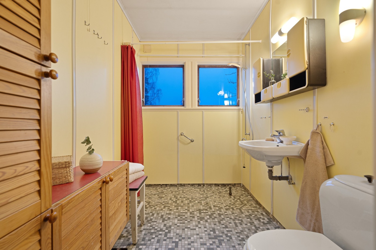 Bad i hovedetasjen Galleribilde