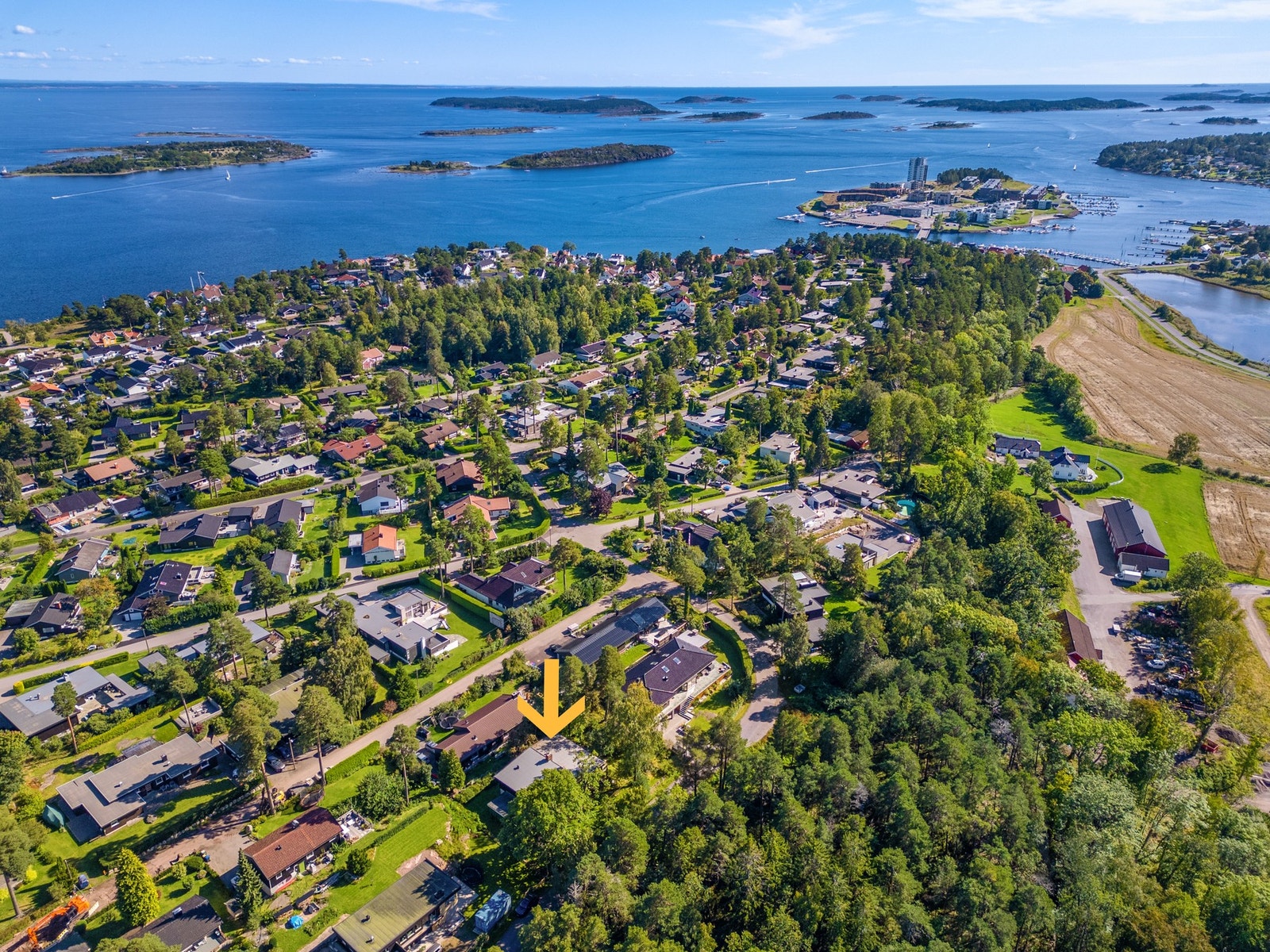 Sjø og strand i umiddelbar nærhet Galleribilde