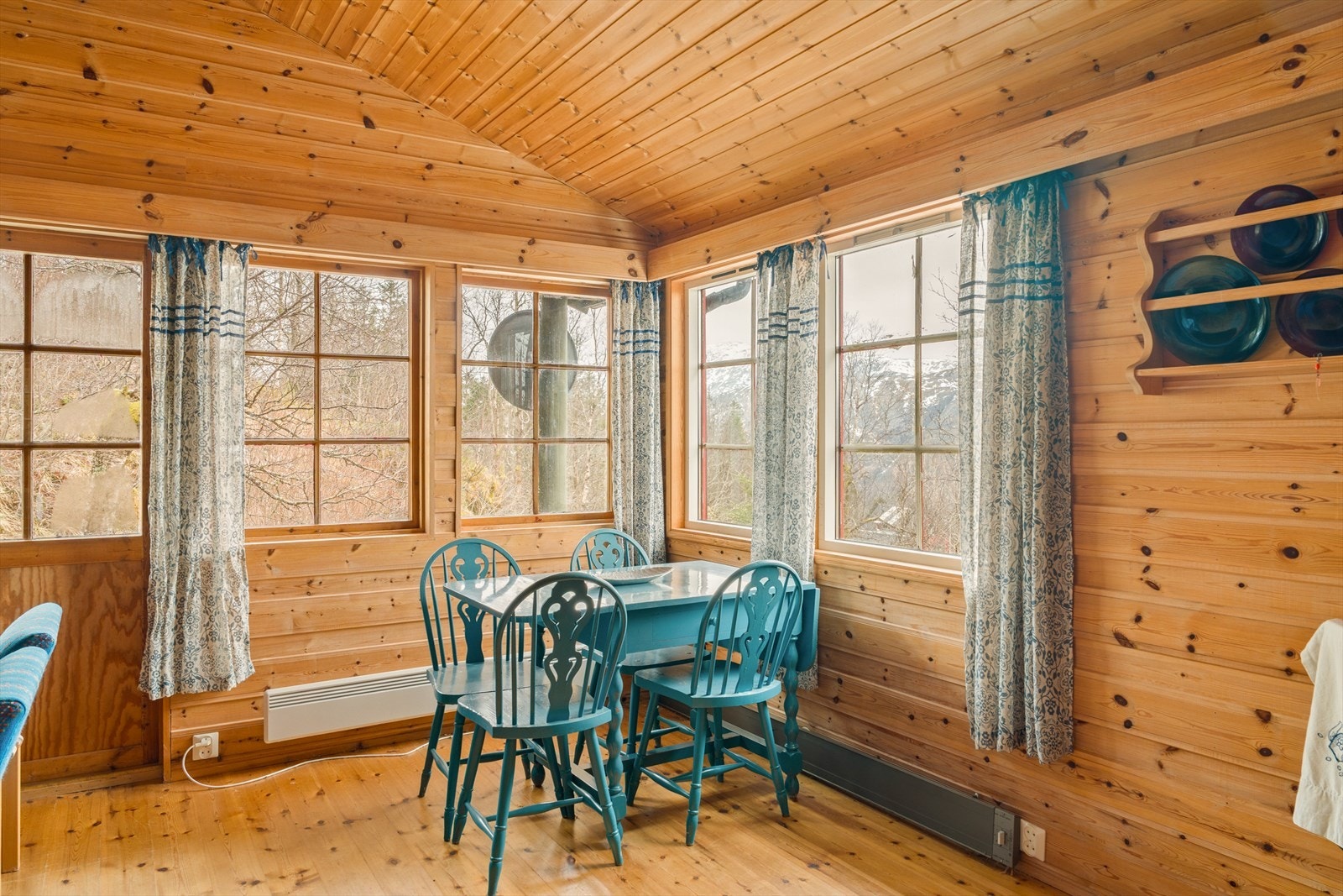 Fra stue er det utgang til terrasse Galleribilde