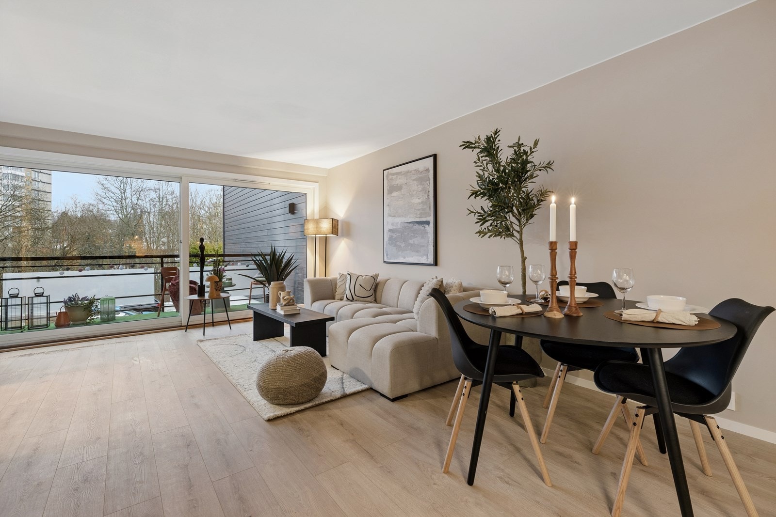 Din lokalmegler Zarine Lopez Mirzad v/DNB Eiendom har gleden av å presentere Grorudveien 39A! Galleribilde