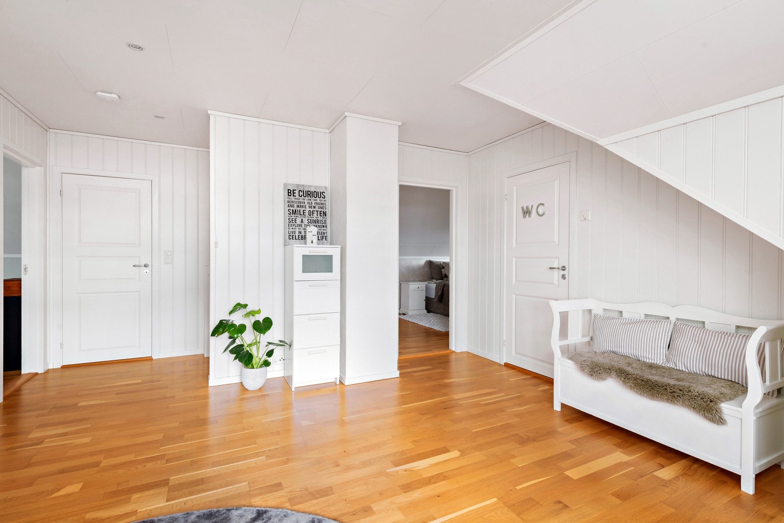 Loftstue har adkomst til 3 soverom og bad. Galleribilde