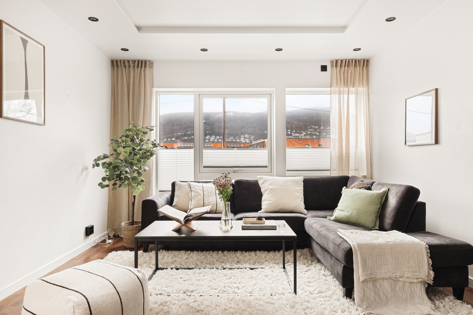 EIE eiendomsmegling v/ Simon Aasen har gleden av å presentere Michael Krohns gate 54! (Foto: Alexander Vie) Galleribilde