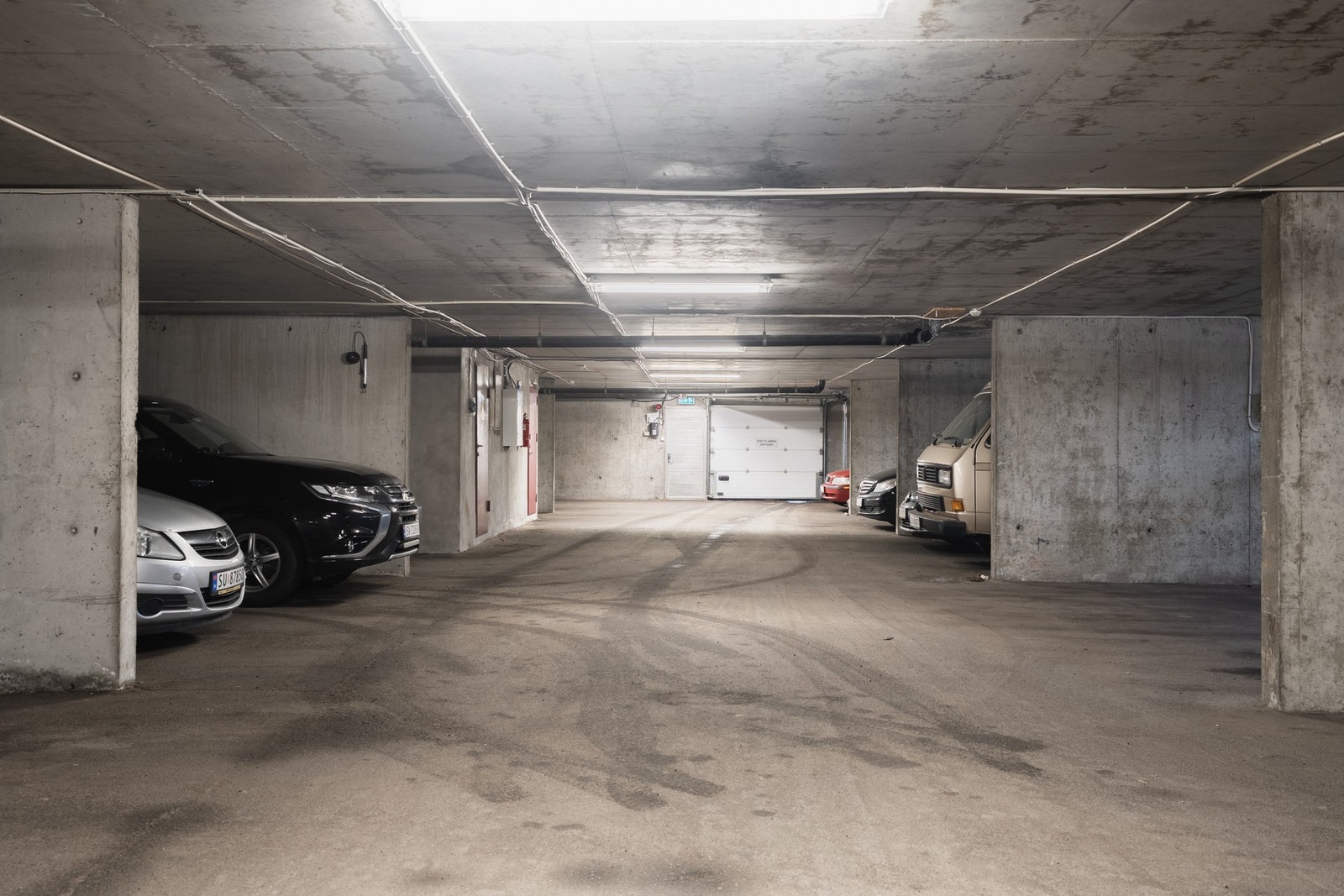 Med leiligheten følger en garasjeplass med opplegg for lading i felles anlegg. Galleribilde