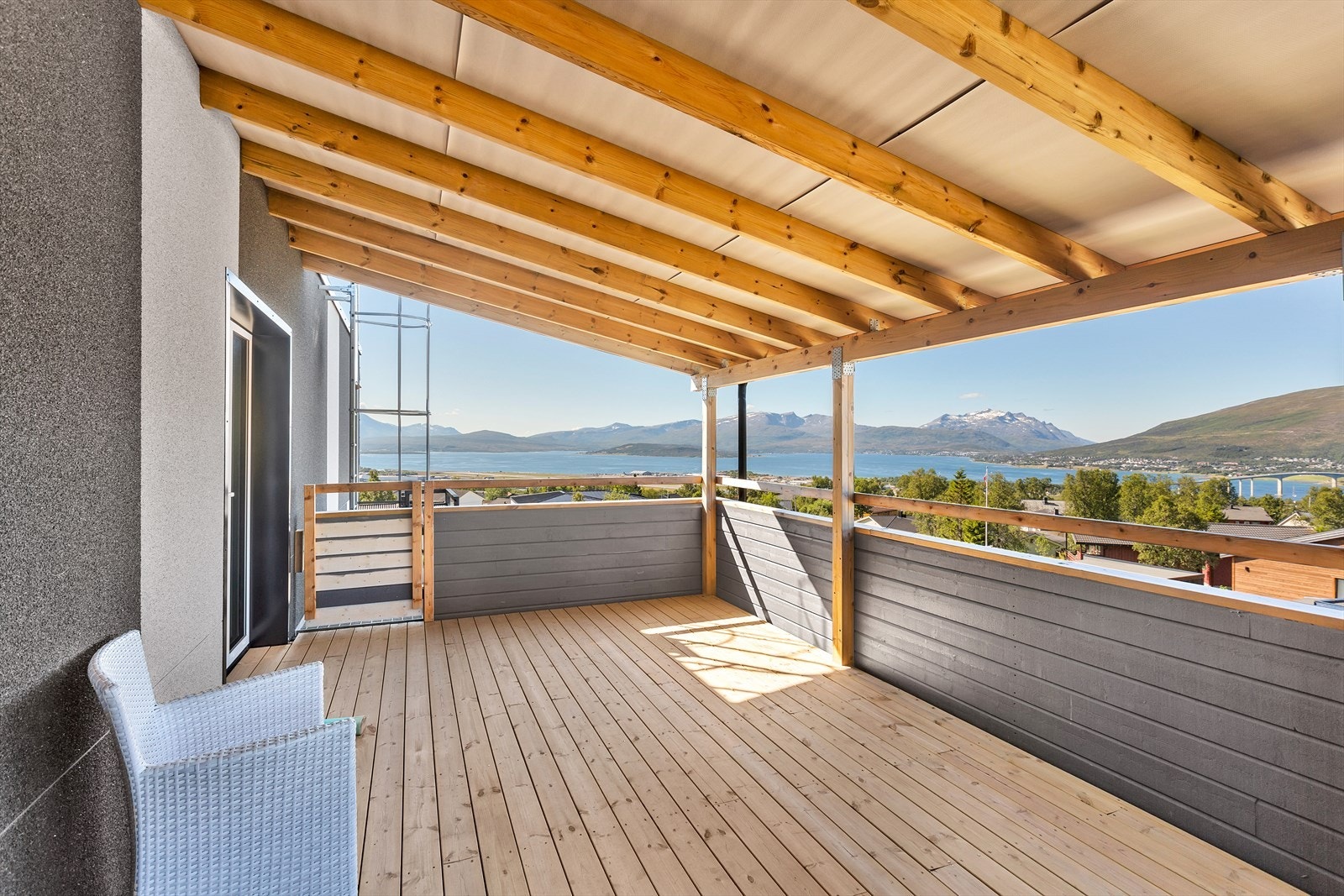 Felles terrasse med god utsikt. Galleribilde