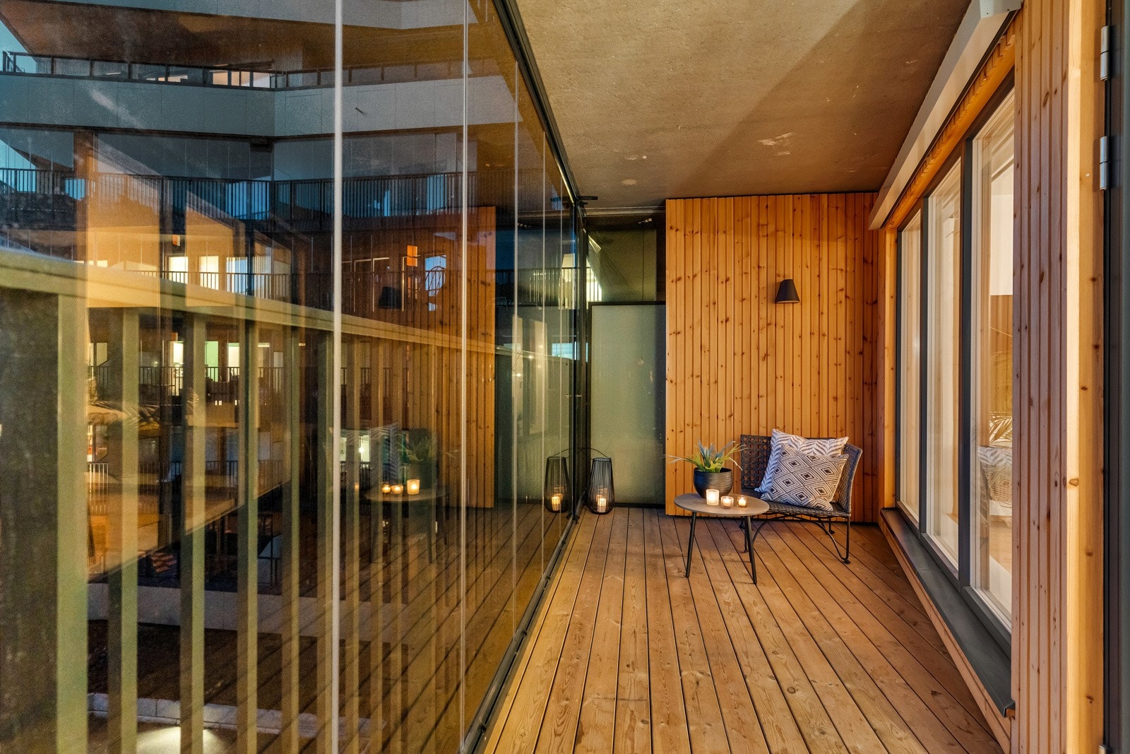 Innglasset balkong på ca 10 kvm. Galleribilde