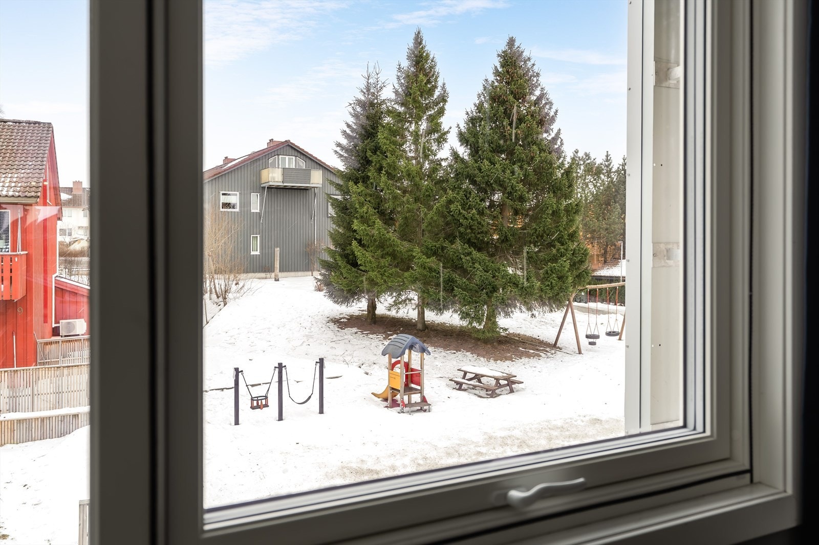 Leiligheten ligger ut mot et stille og barnevennlig område Galleribilde