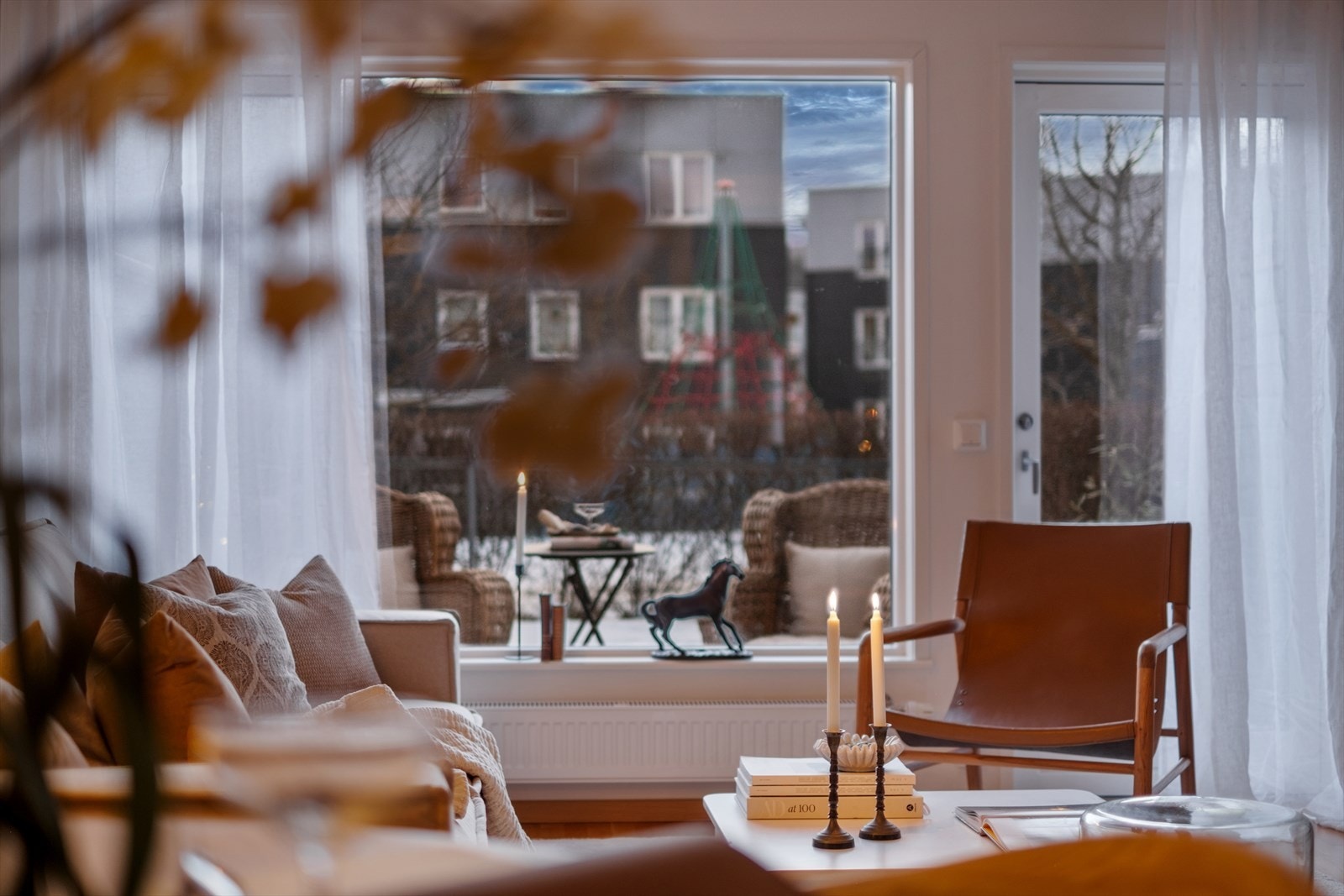 Kveldsstemning i stuen. Galleribilde