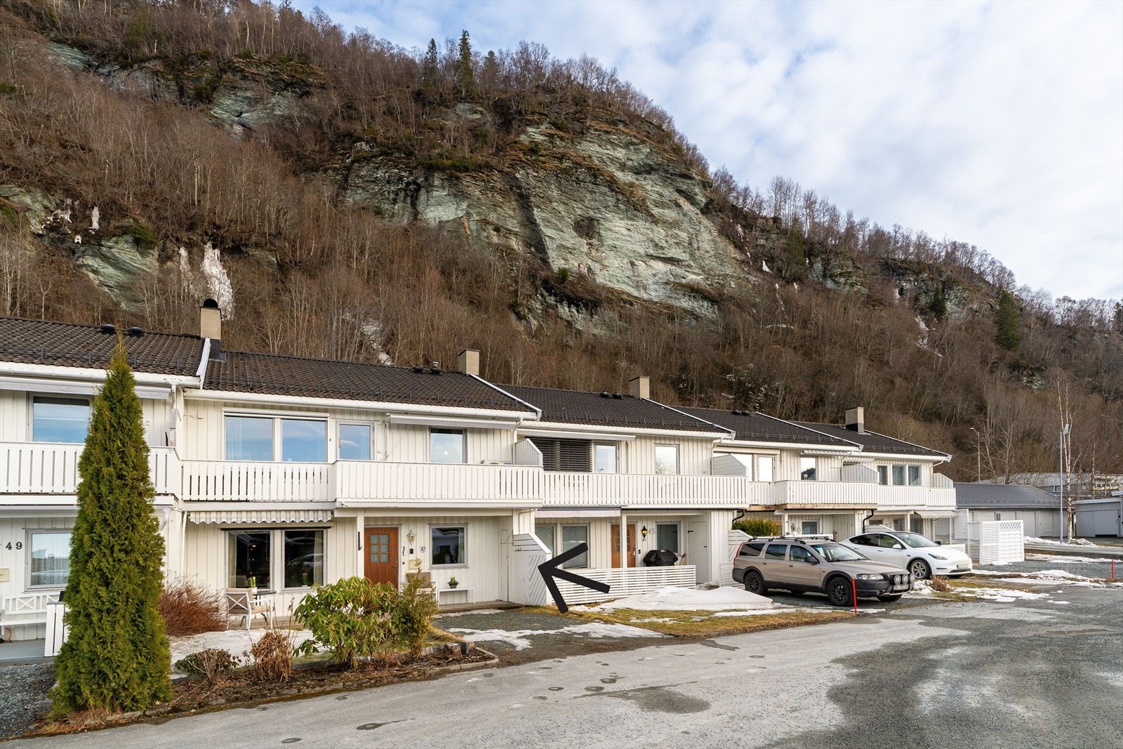 Tettstedet er godt egnet for pendlere med sin nærhet til Trondheim, og nye E39 sørger også for enklere adkomst. Velkommen på visning! Galleribilde