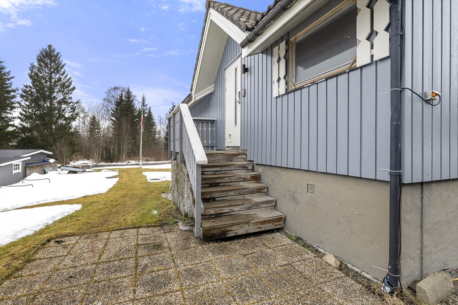 Boligens hovedinngang. Galleribilde