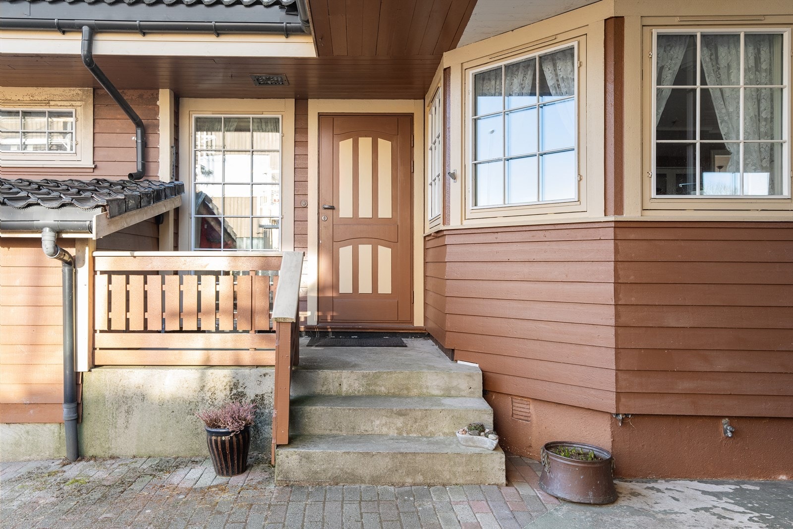 Inngangsparti til hovedetasjen Galleribilde