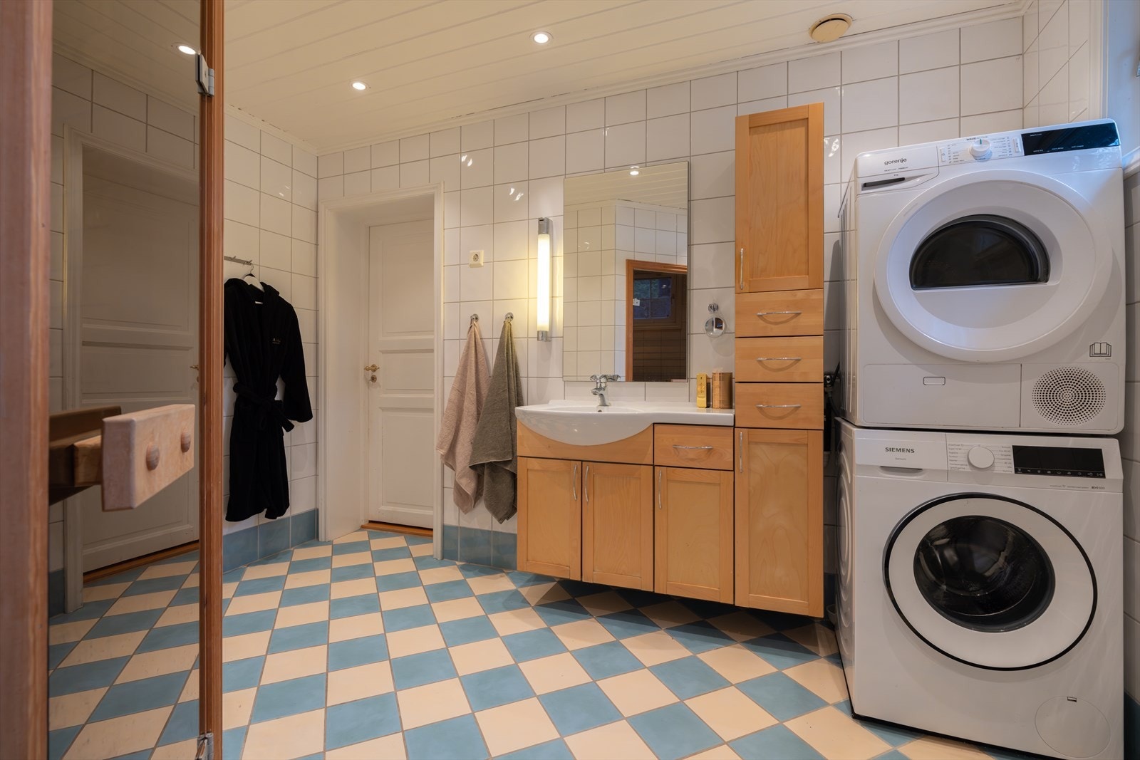 Det er opplegg for både vaskemaskin og tørketrommel Galleribilde