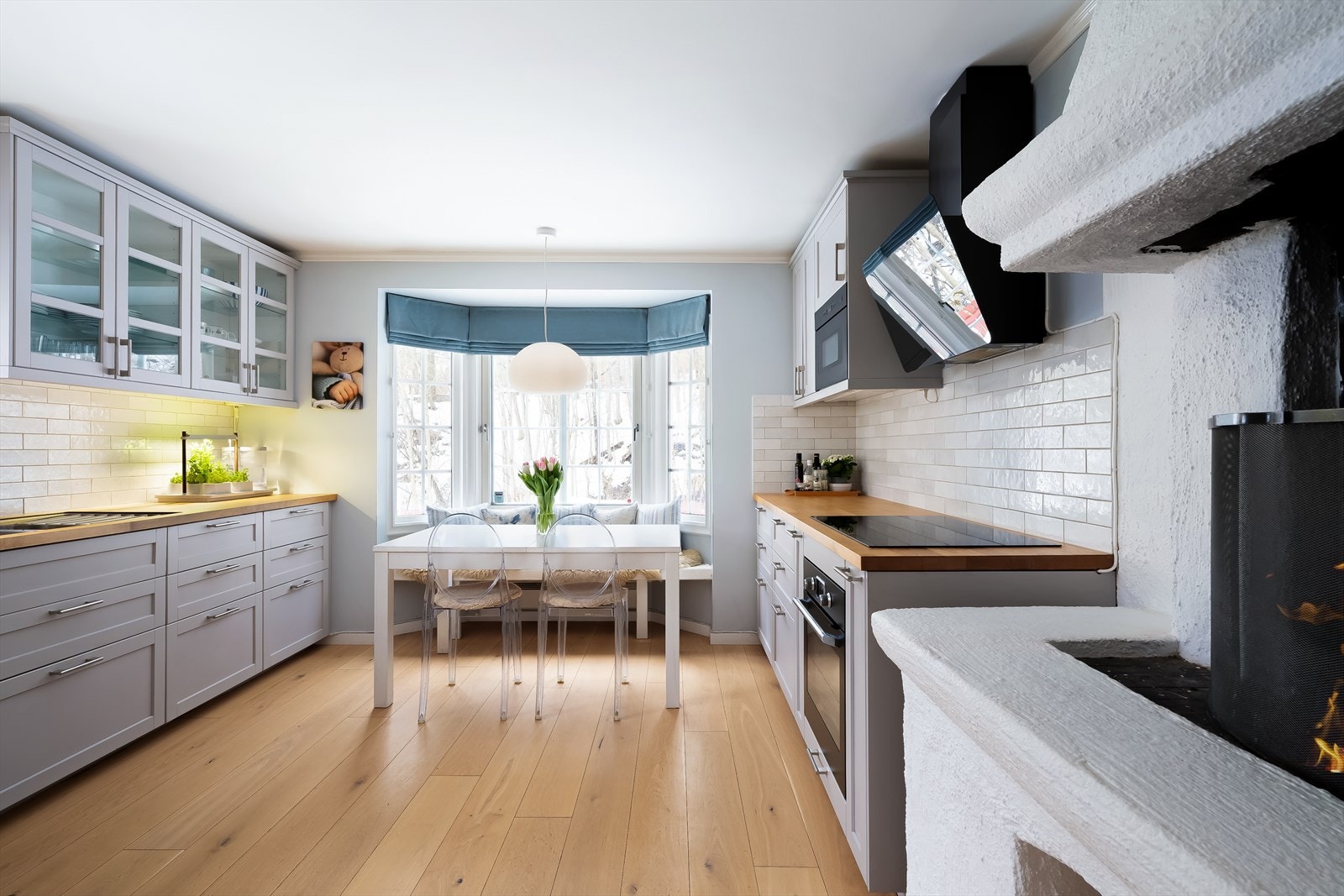 Stort og hyggelig separat kjøkken, pusset opp i 2020 Galleribilde