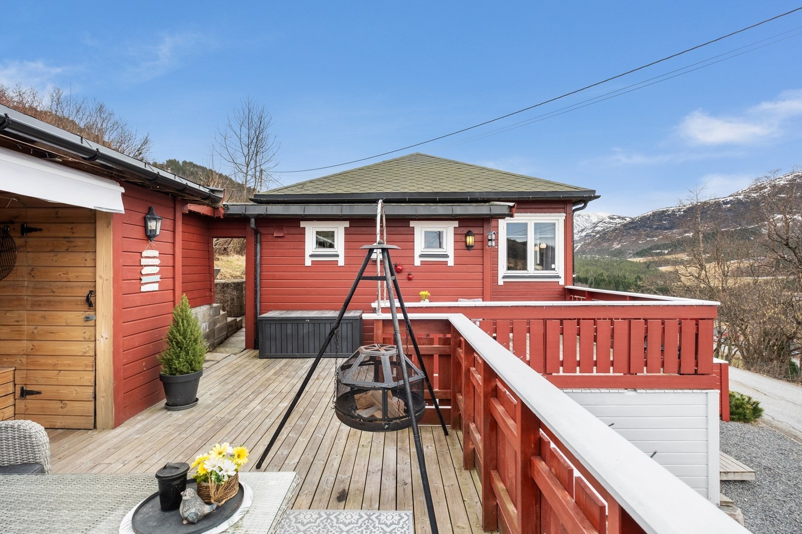 Meget flotte turområder både sommer som vinter på Vaksvikfjellet, Høgsvora, Grytalisætra, Lauparen og Kjersemsætra for å nevne noe Galleribilde