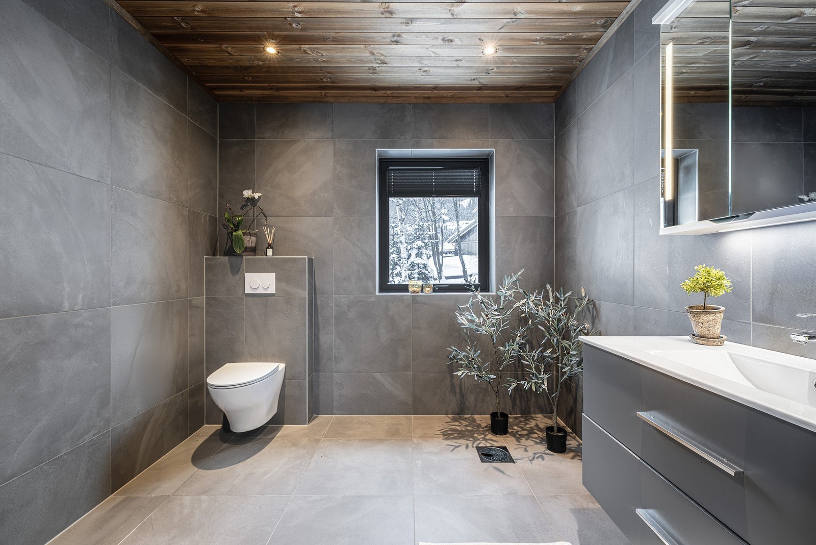 Baderom med opplegg for badekar. Galleribilde