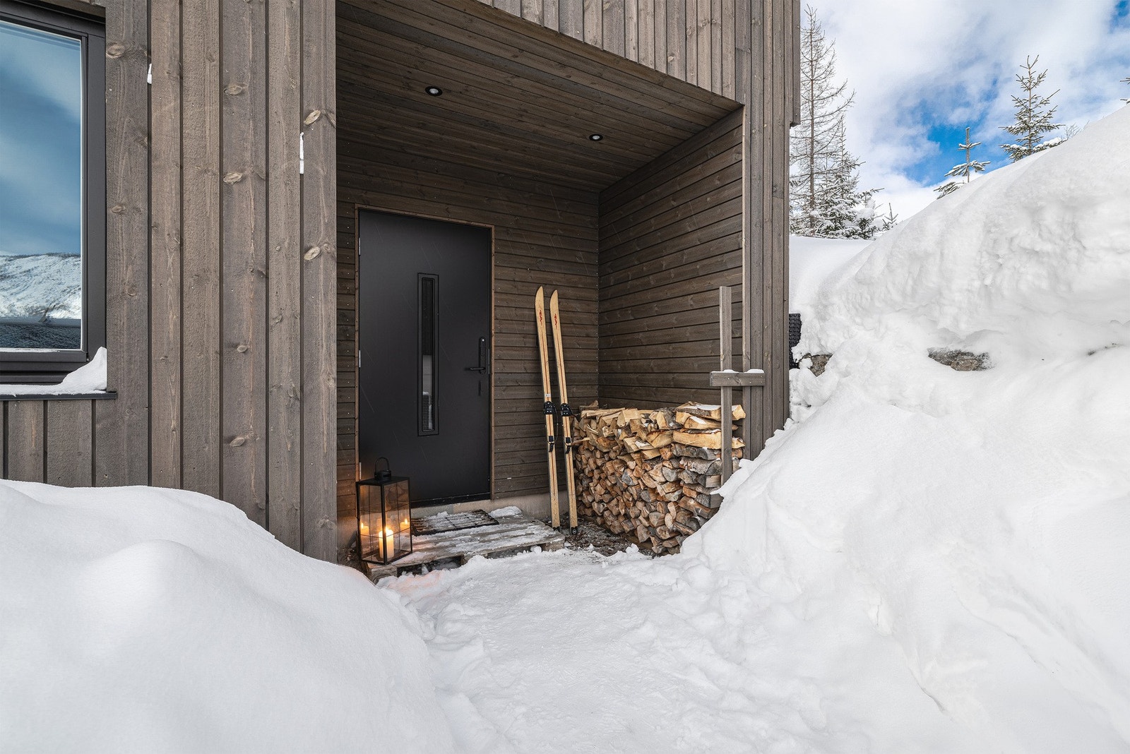 Overbygget inngangsparti. Galleribilde