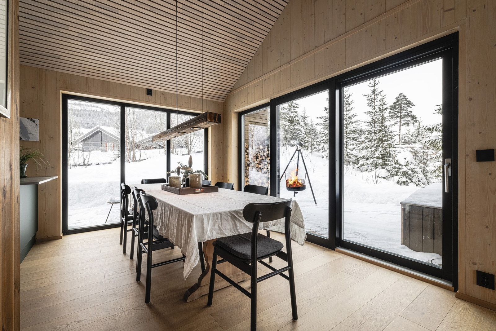 God plass til sosial spisestue. Galleribilde