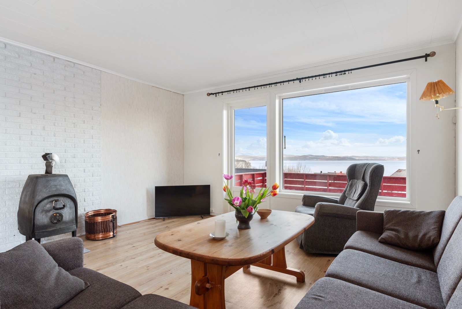 Stue med utgang til veranda. Galleribilde