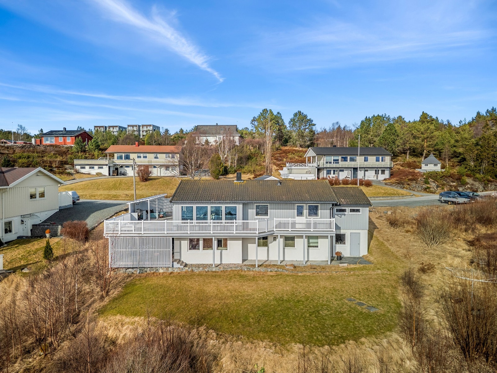 Tomten måler ca 1238 kvm. Galleribilde