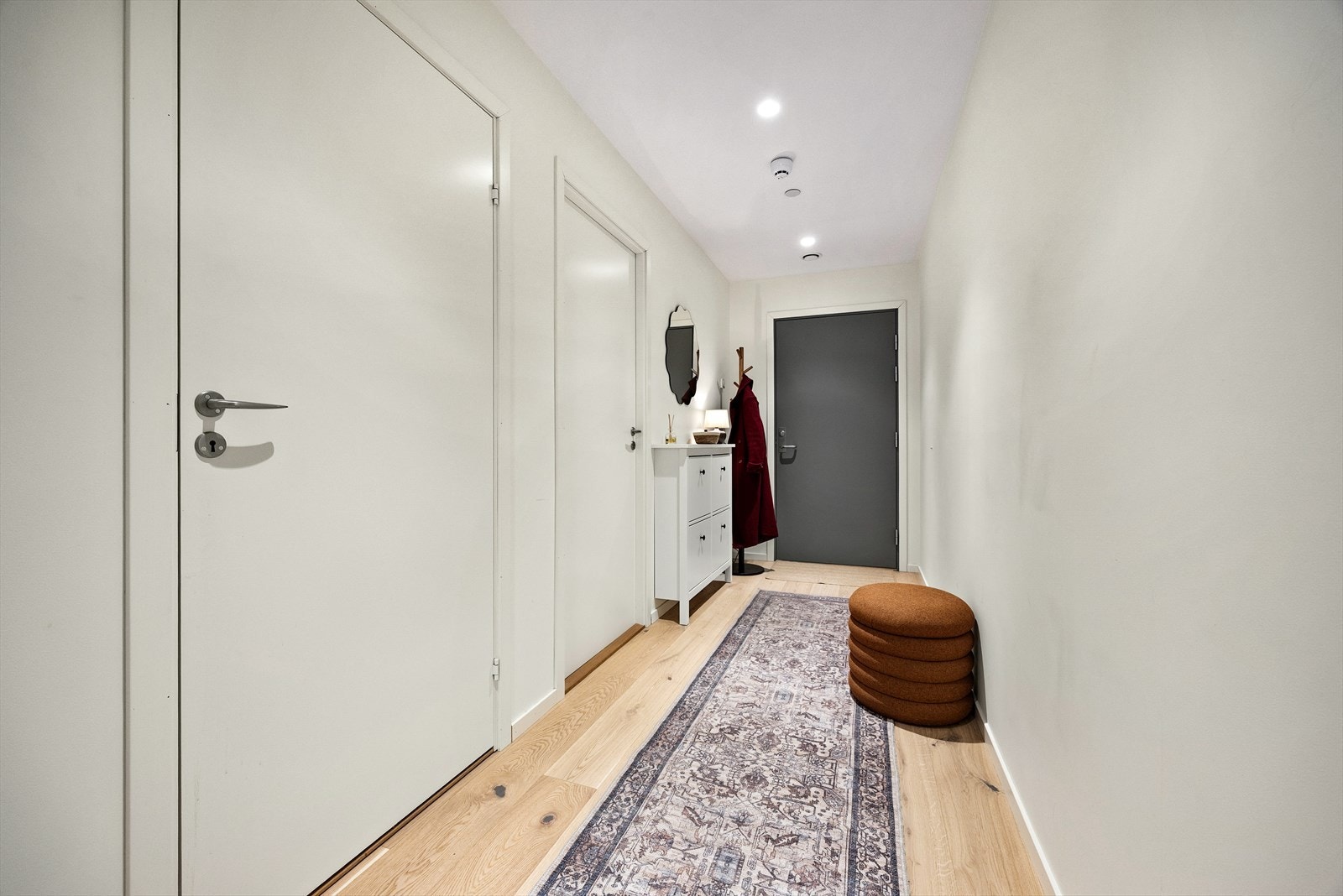 Gjennomgående vannbåren gulvvarme sørger for en jevn og behagelig temperatur. Galleribilde