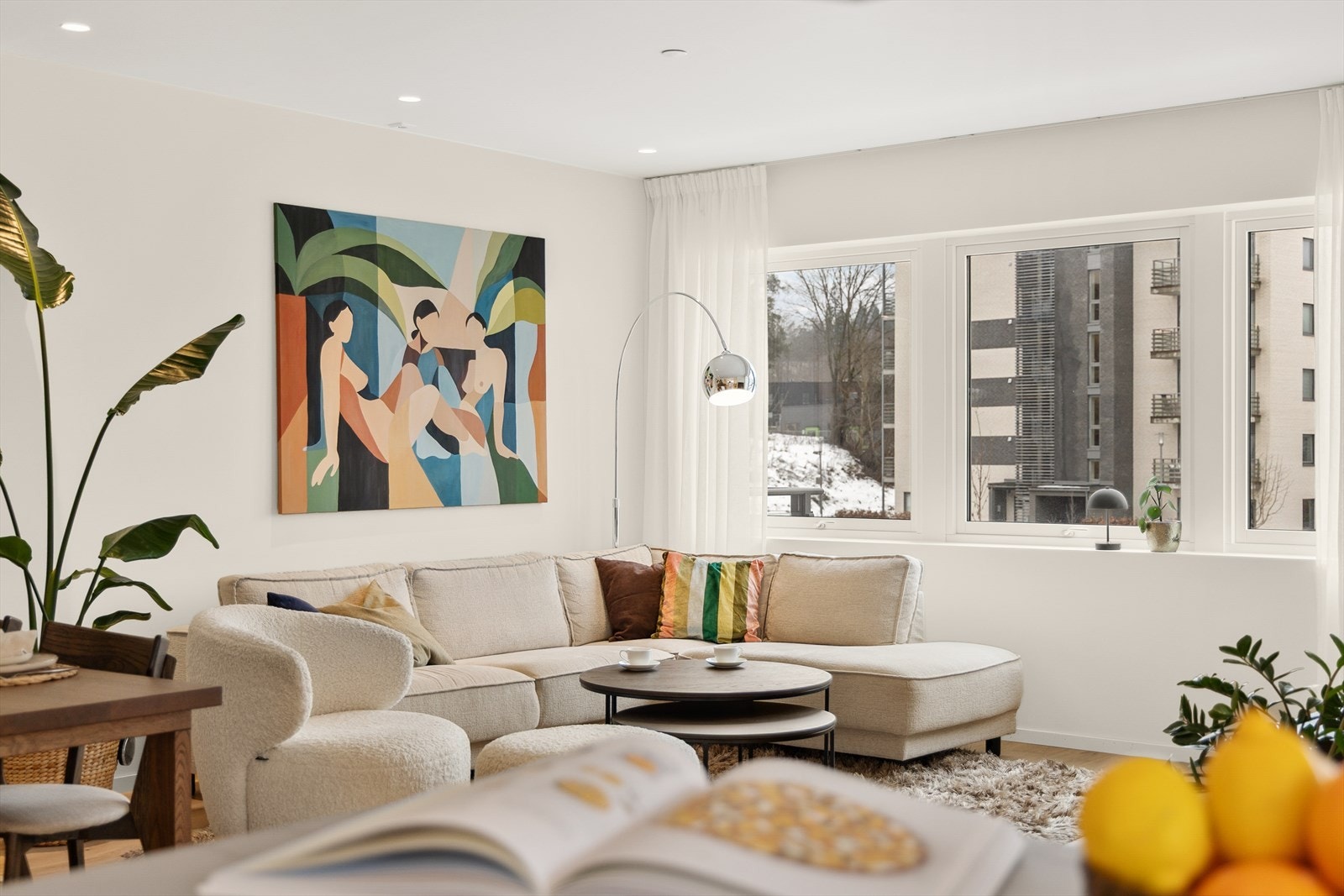 Vinduene er utstyrt med 3-lags glass som gir god isolasjon og støyreduksjon. Galleribilde