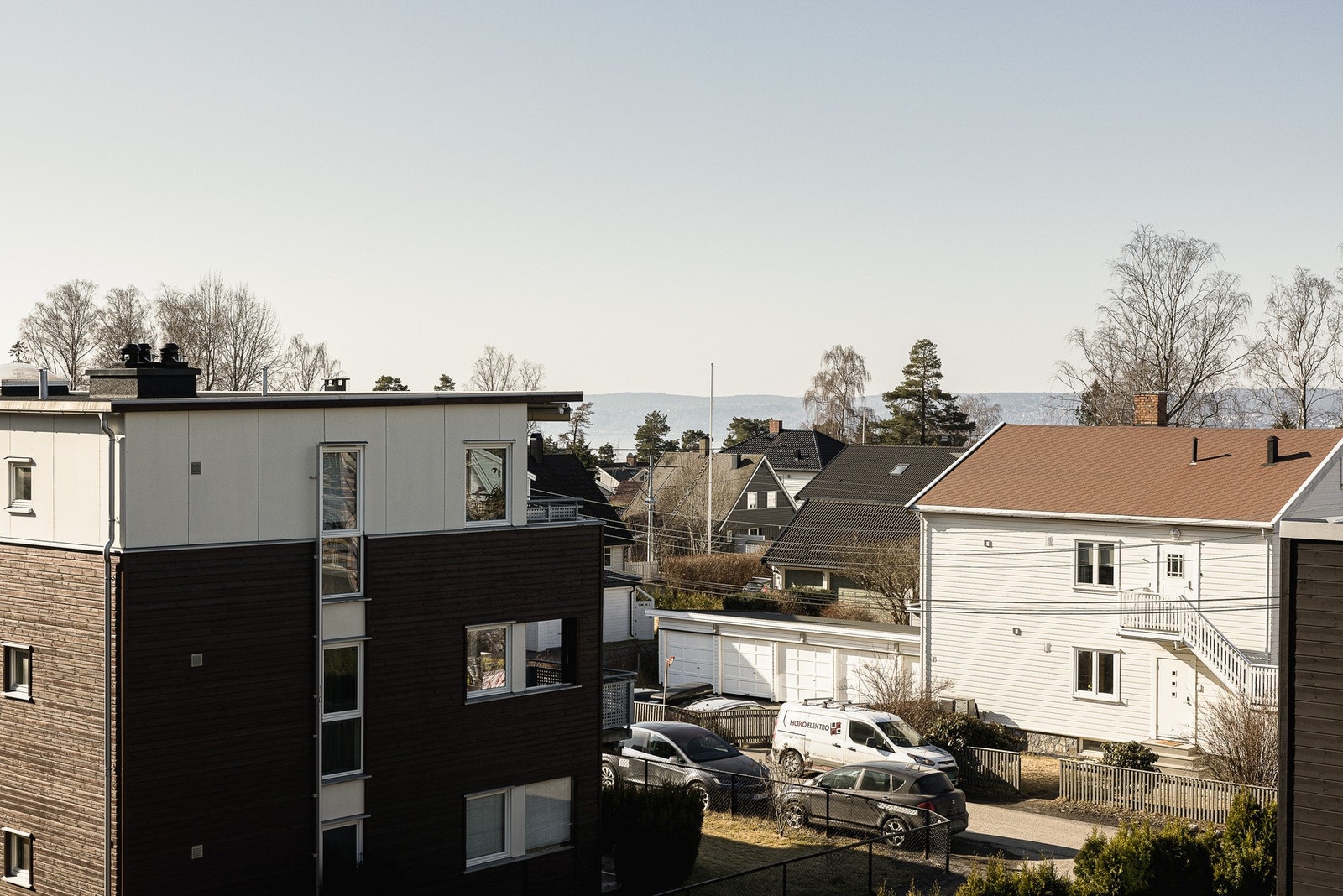 Nabolaget preges av rolige gater og et hyggelig nærmiljø som gjør det lett å føle seg hjemme. Galleribilde