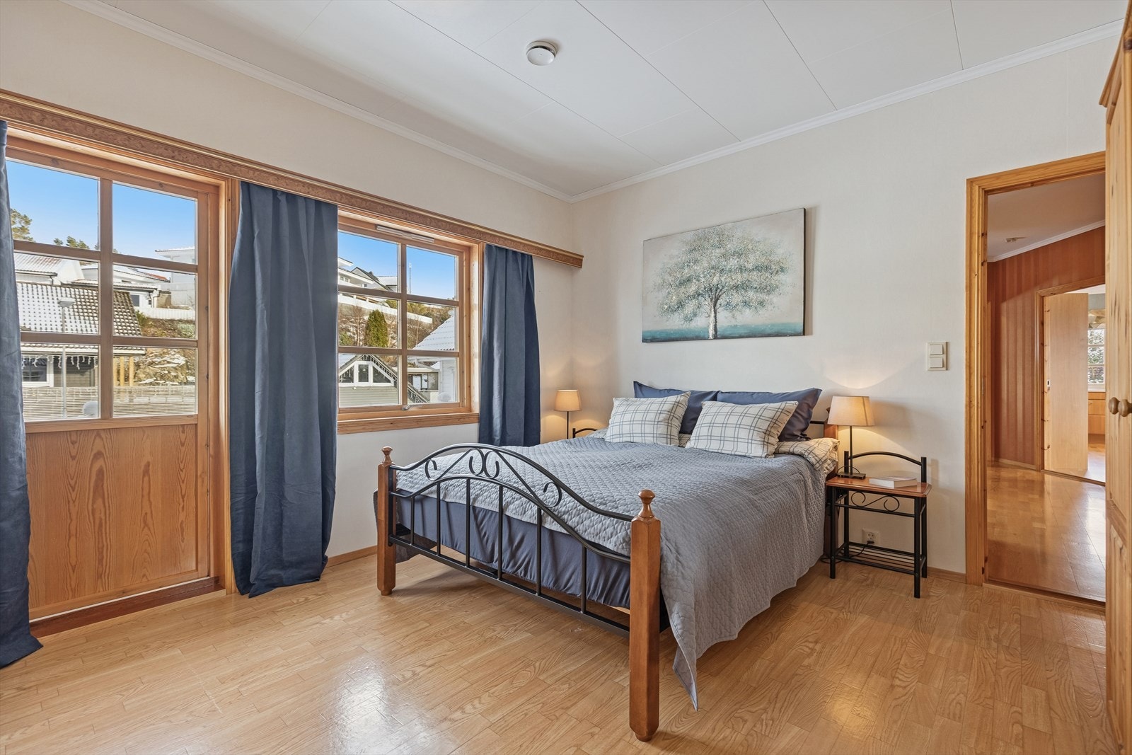 Hovedsoverom med eget baderom. Galleribilde