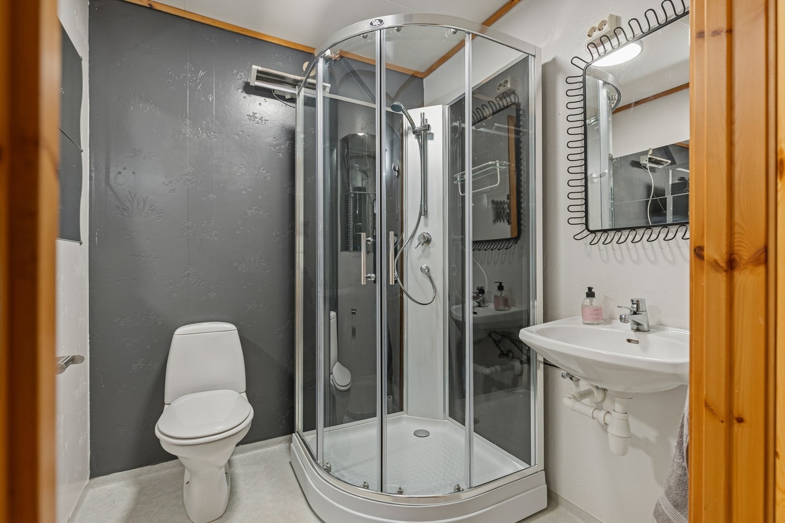 Baderom underetasje. Galleribilde