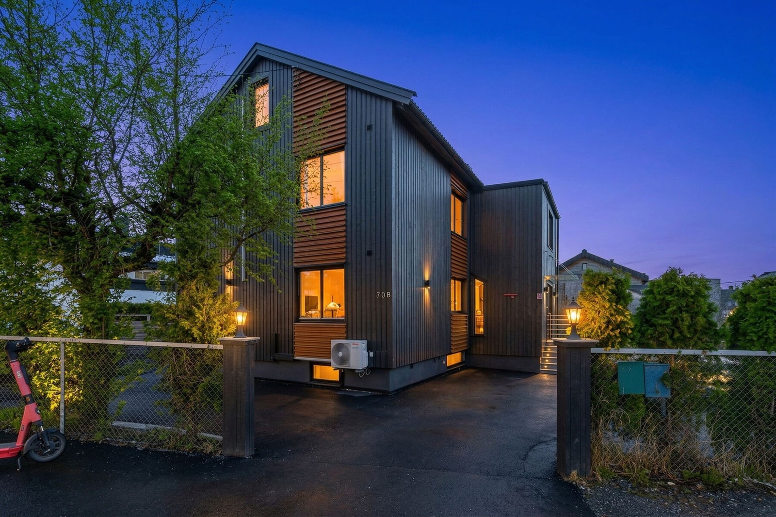 Bildet er KI-generert for å illustrere eiendommen i kveldslys. Galleribilde