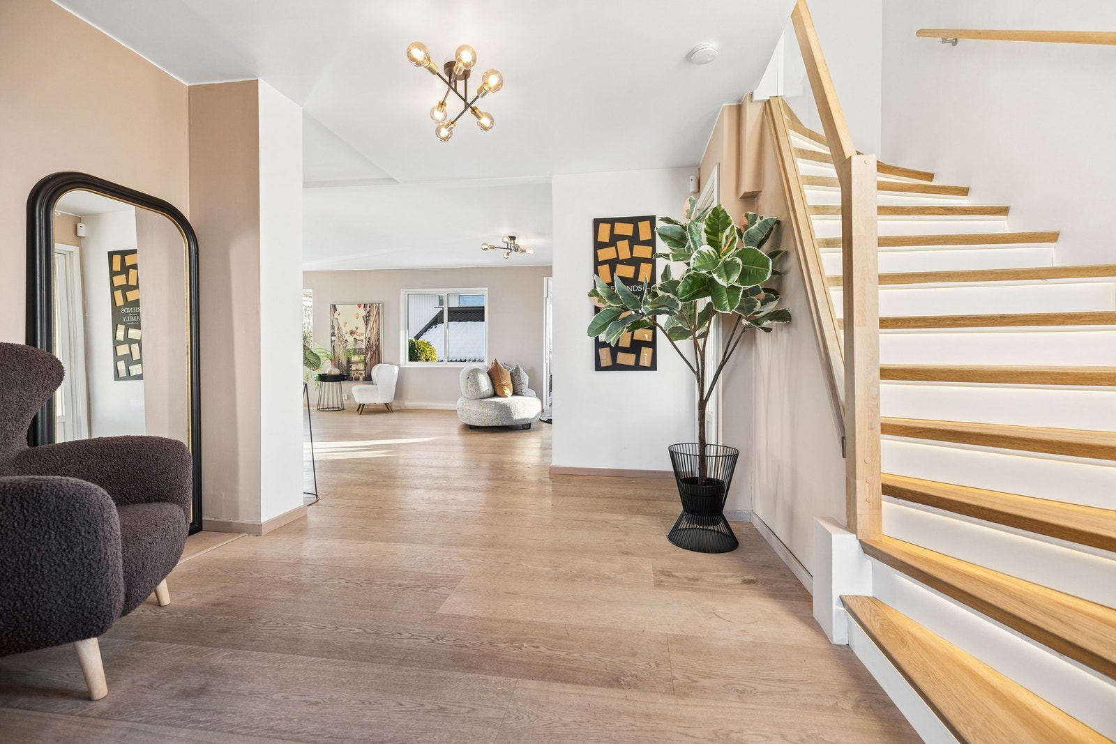 Trapperom 1. etasje. Galleribilde