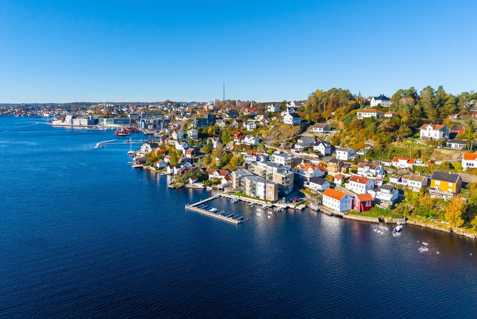 Velkommen til Kystveien 78B - Presentert av Marius Engelskjønn v/Meglerhuset & Partners Galleribilde