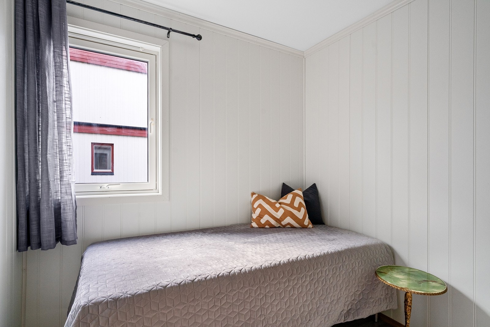 Rom brukt som soverom. (Ikke godkjent som rom for varig opphold). Galleribilde