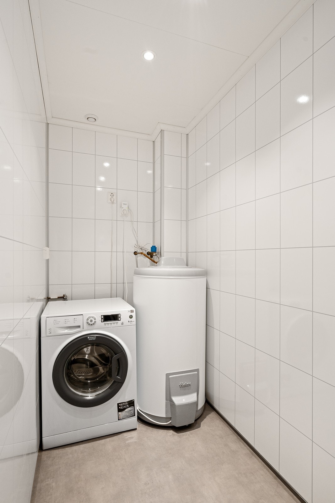 Leiligheten har også eget vaskerom. (Ikke godkjent som rom for varig opphold). Galleribilde