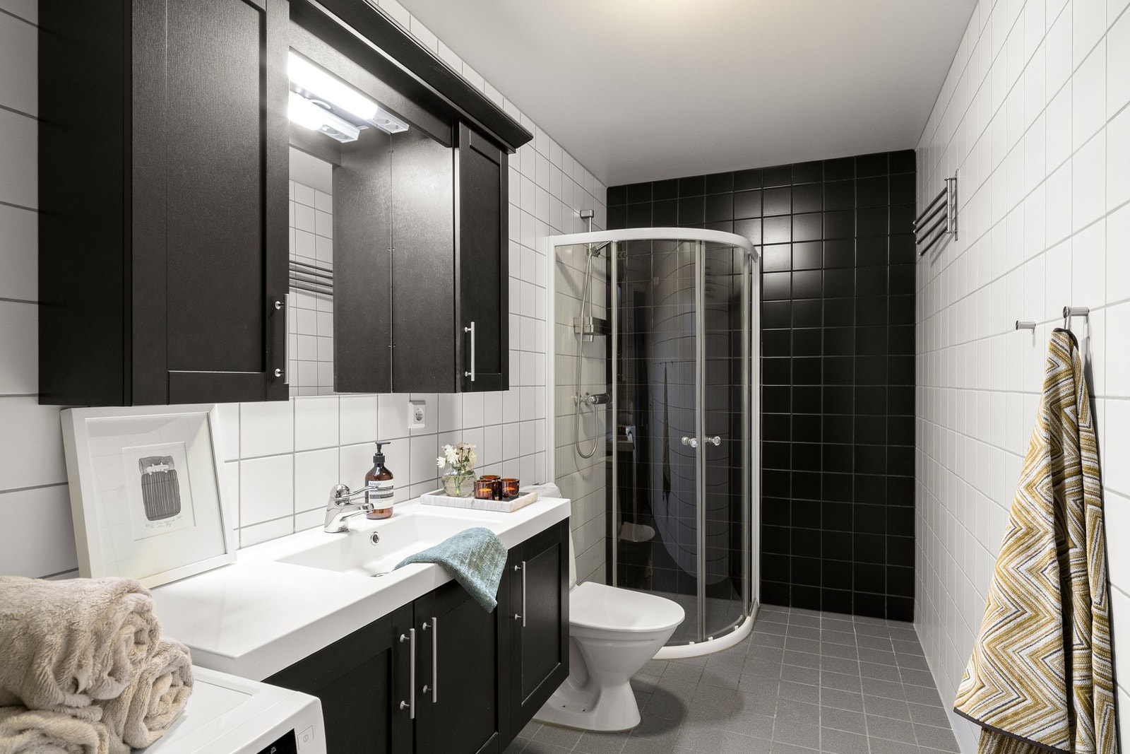 Bad fra 2010 med opplegg for vaskemaskin Galleribilde