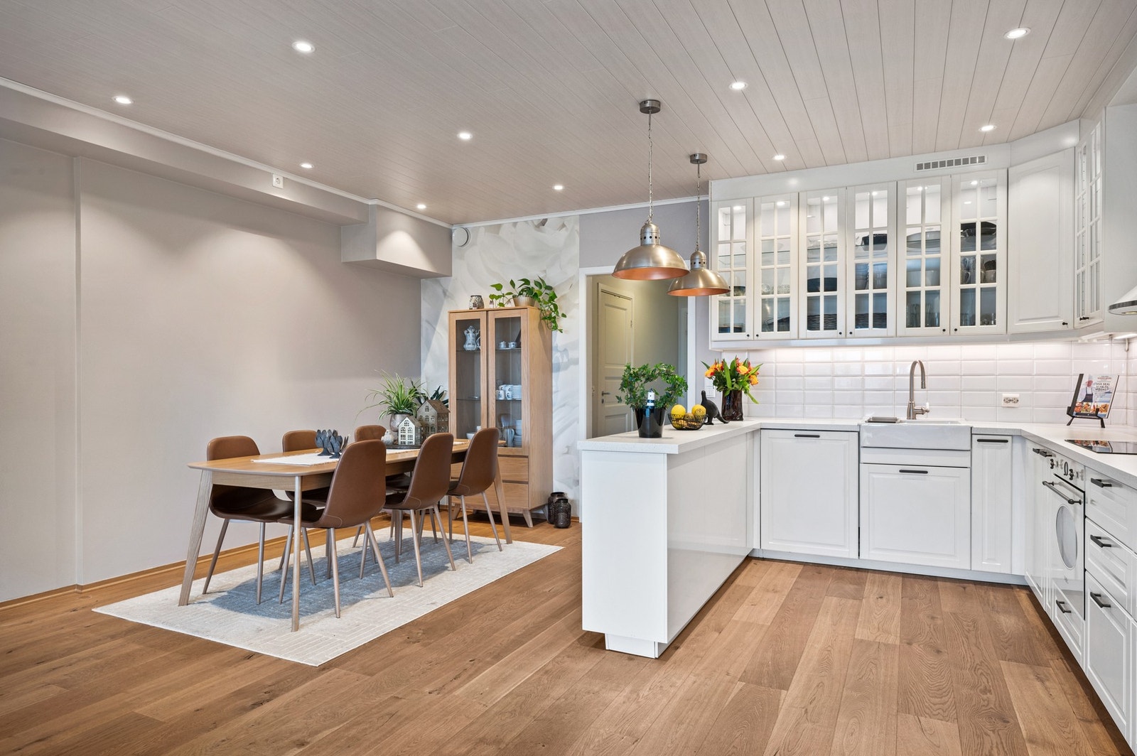Åpen løsning passer godt både i en travel hverdag og når man samler familie eller gjester. Galleribilde