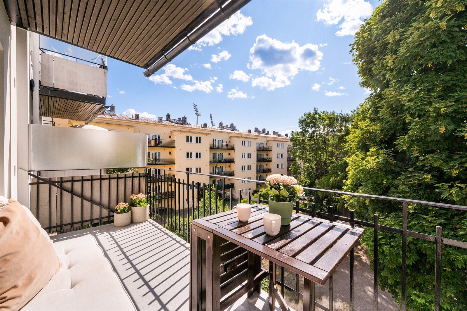 En lys og pen 2-roms med heis og solrik balkong! Galleribilde