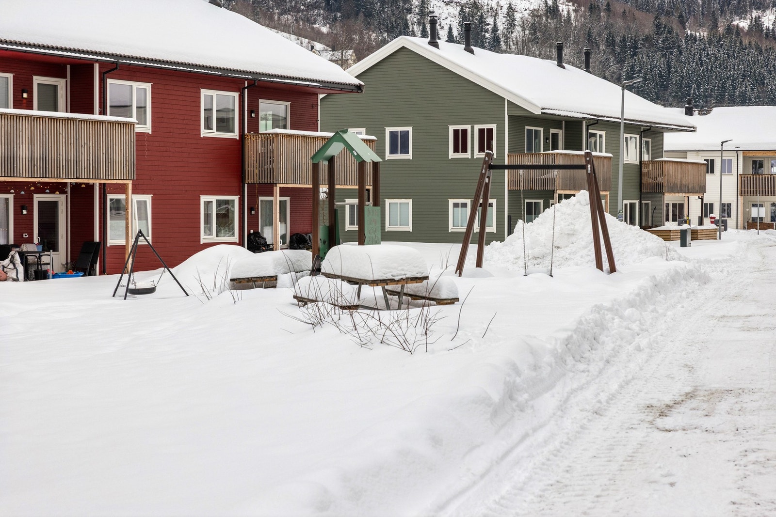 Trivelig felles uteområdet på sameiets tomt. Galleribilde
