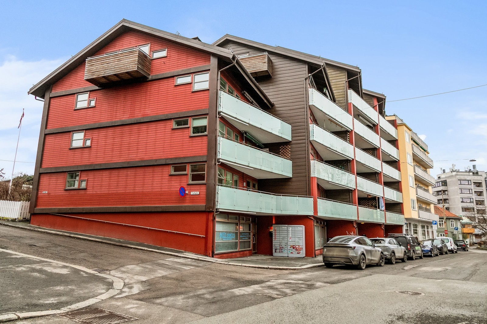 Grünerløkka som er et steinkast unna er kjent for sitt kafé- og uteliv, shopping og kulturtilbud. Galleribilde