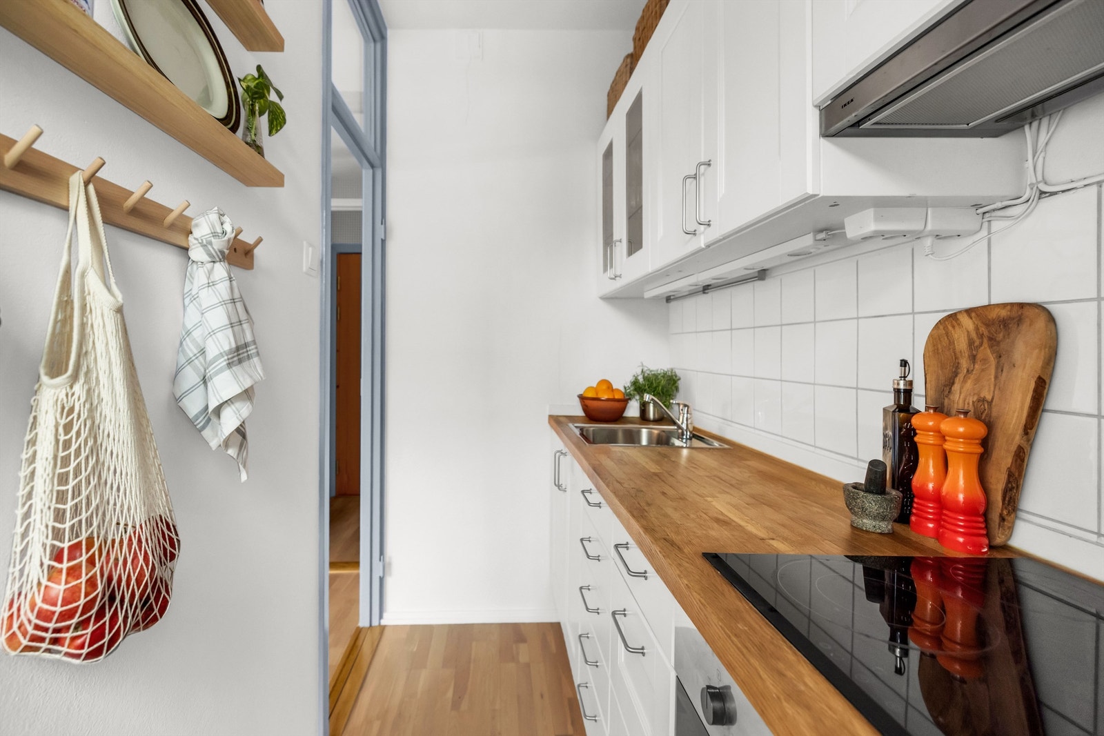 Behagelig og luftig atmosfære med store vindusflater og god takhøyde. Galleribilde