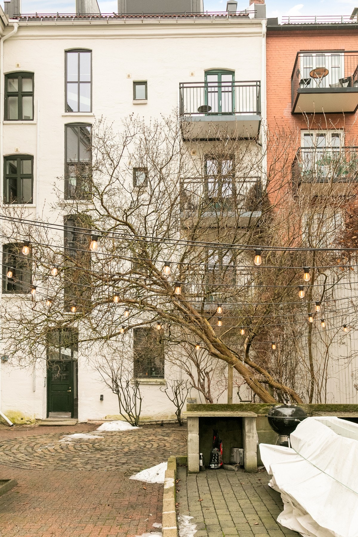 Uteområdet brukes flittig og her bys det på et fantastisk godt miljø og naboskap. Galleribilde