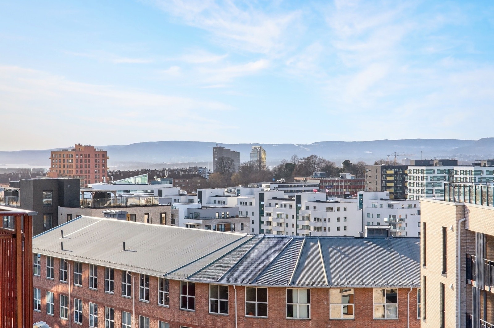 Leiligheten ligger i 5.etasje og har nydelig utsikt Galleribilde