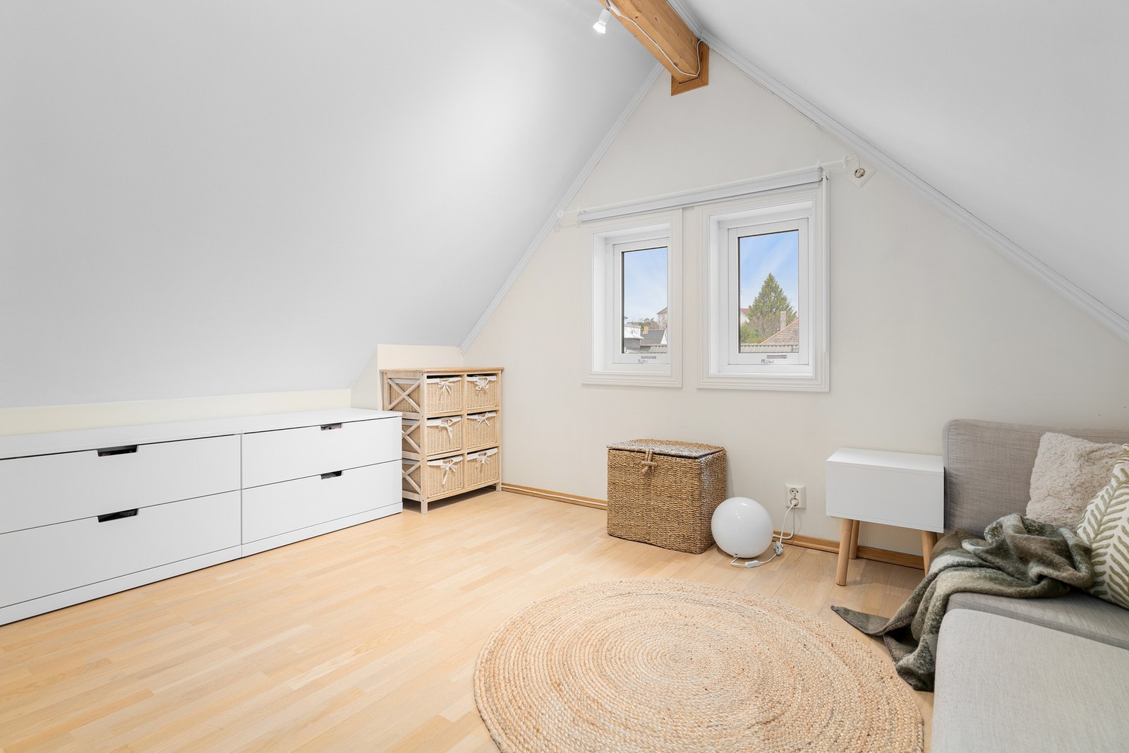 - Hemsen er i dag brukt som lesekrok og lekestue - Galleribilde