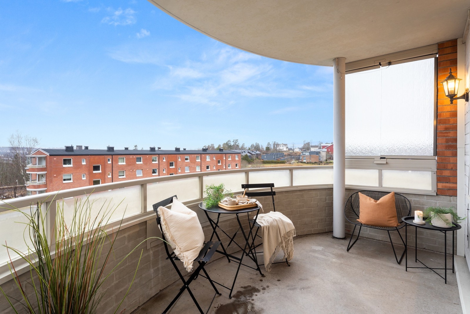 Dette er en lys, romslig og sjelden 4-roms beliggende attraktivt til i 2. etasje. Galleribilde