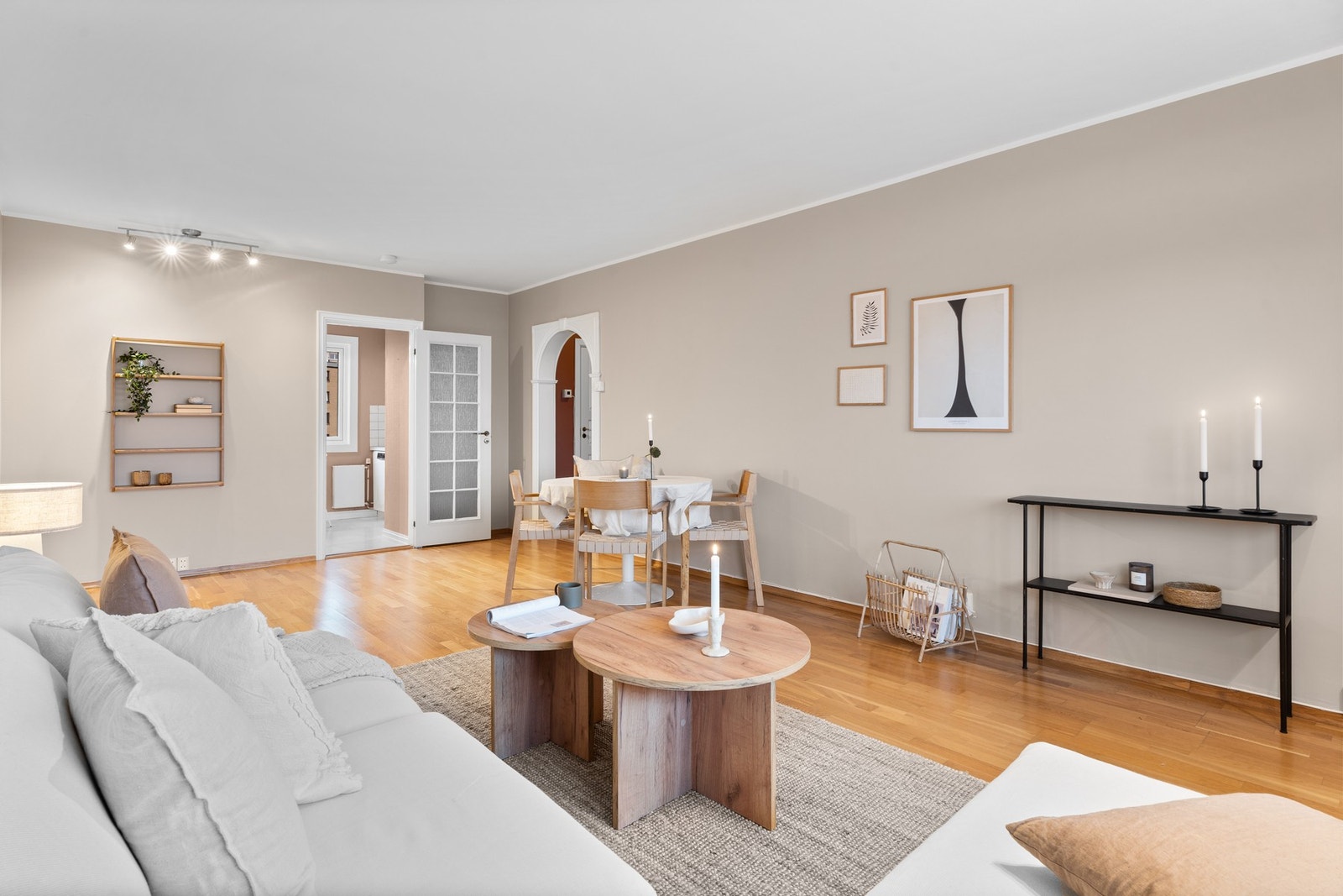 I felleskostnadene har du blant annet varmtvann, fyring og fibernett (1000 Mbps) fra Telenor. Galleribilde