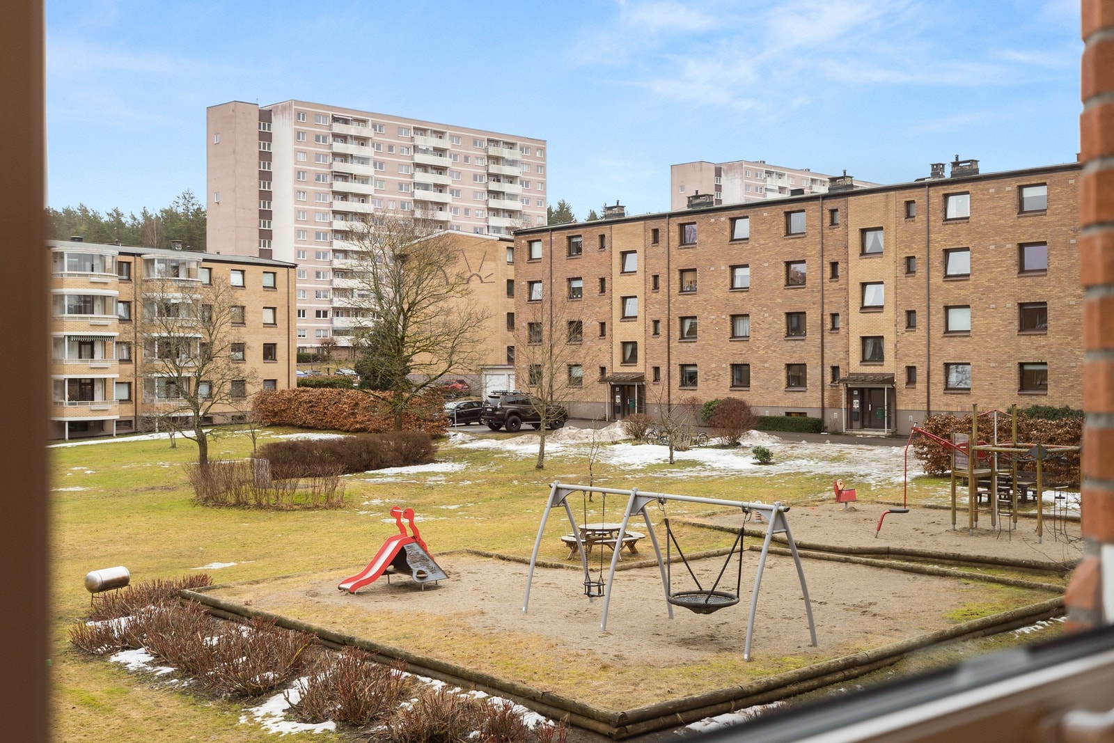 Hyggelig utsyn mot lekeplass, perfekt for småbarnsfamilien. Galleribilde