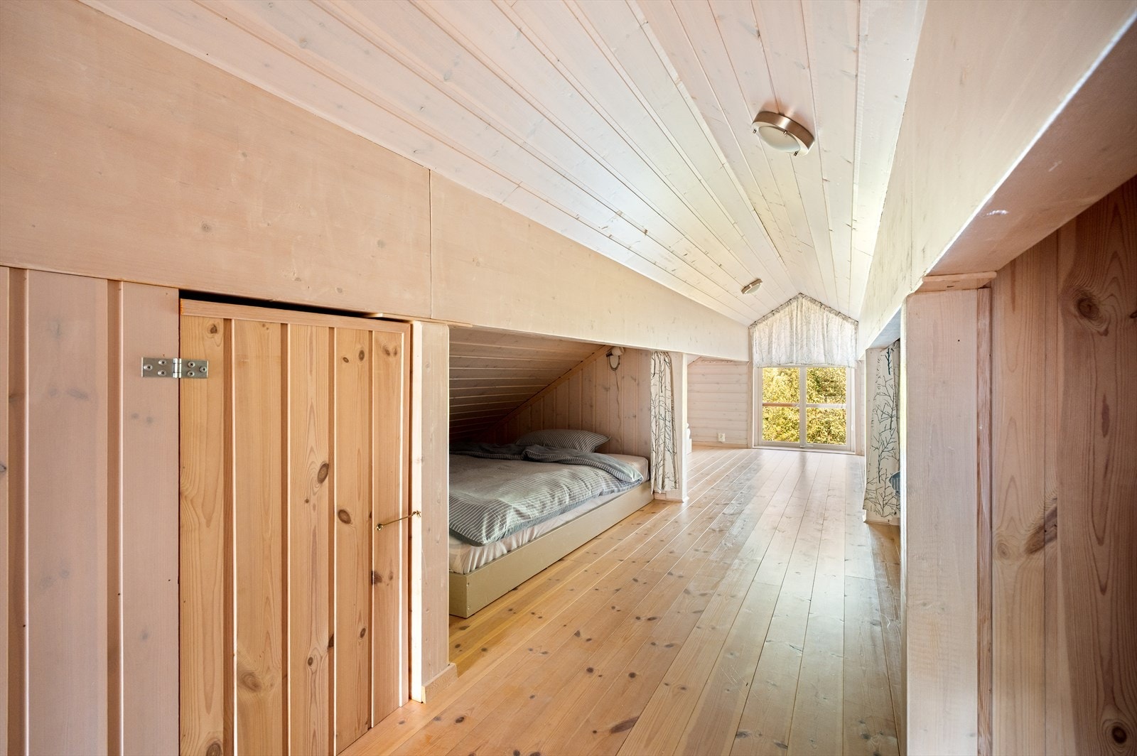 Oppbevaringsplass i knevegger. Galleribilde