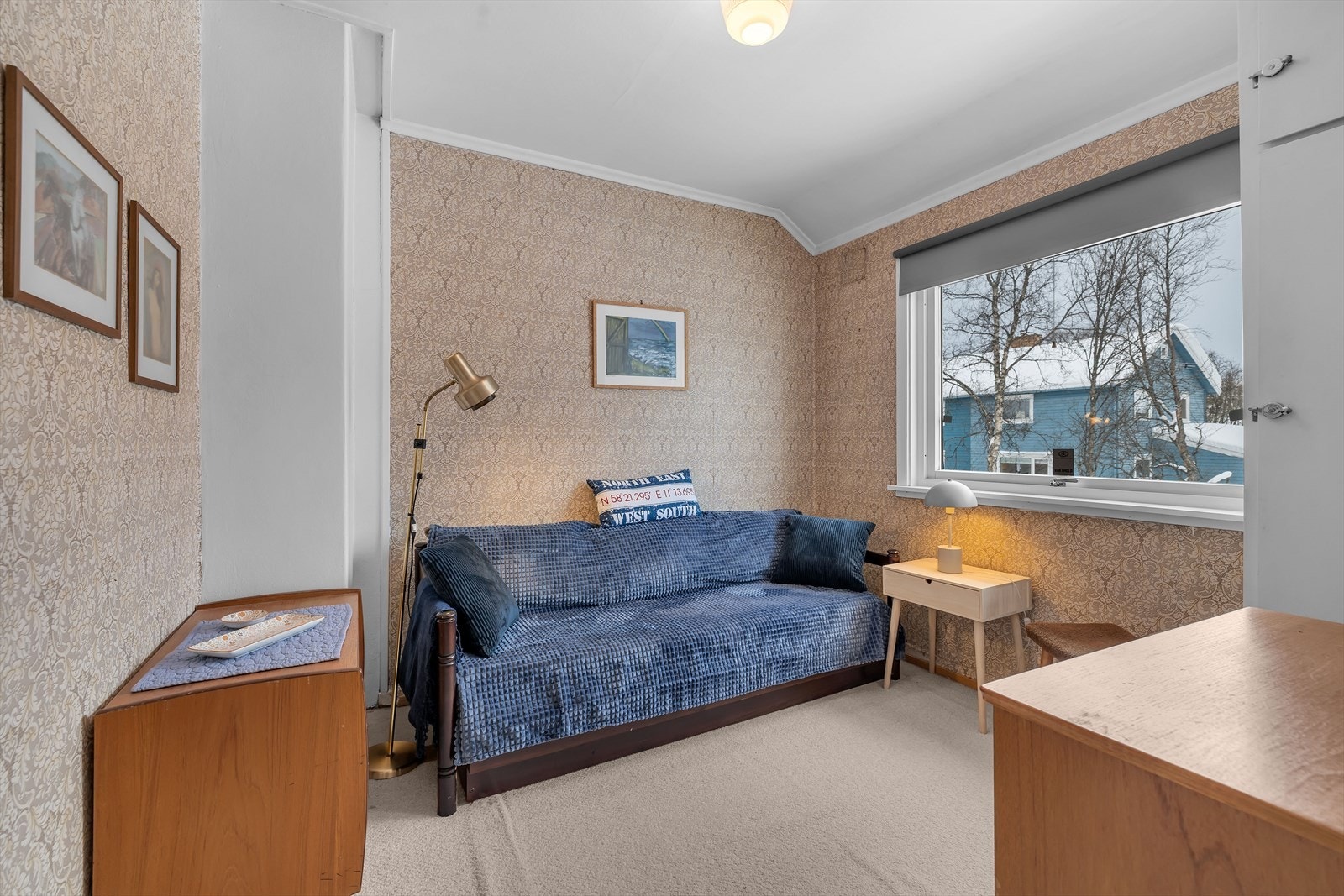 3. soverom - vindu mot skjermet hage på baksiden. Galleribilde