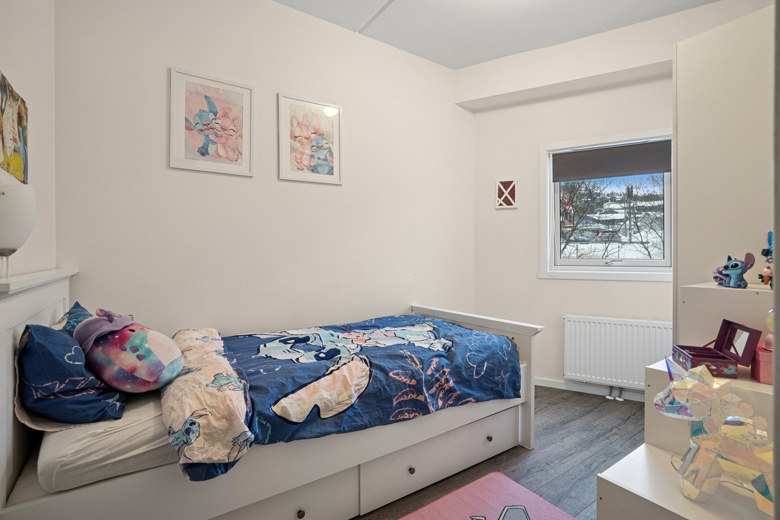 Det andre soverommet egner seg godt som barnerom, gjesterom eller kontor. Galleribilde