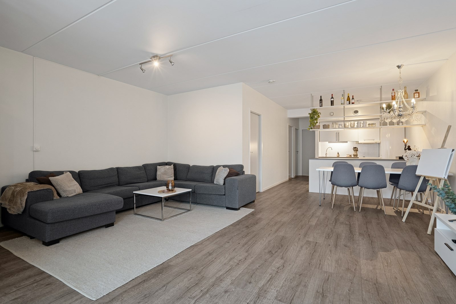 Tomasjordnes 282 presenteres av Ola Sollied Halvorsen v/DNB Eiendom. Galleribilde