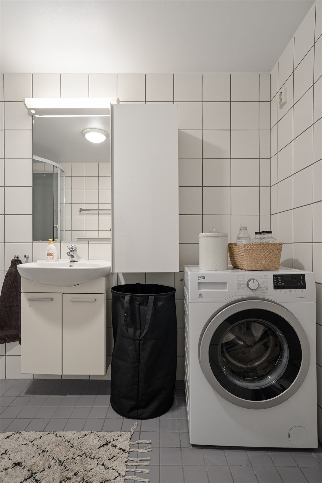 Det er også opplegg for vaskemaskin på badet. Galleribilde